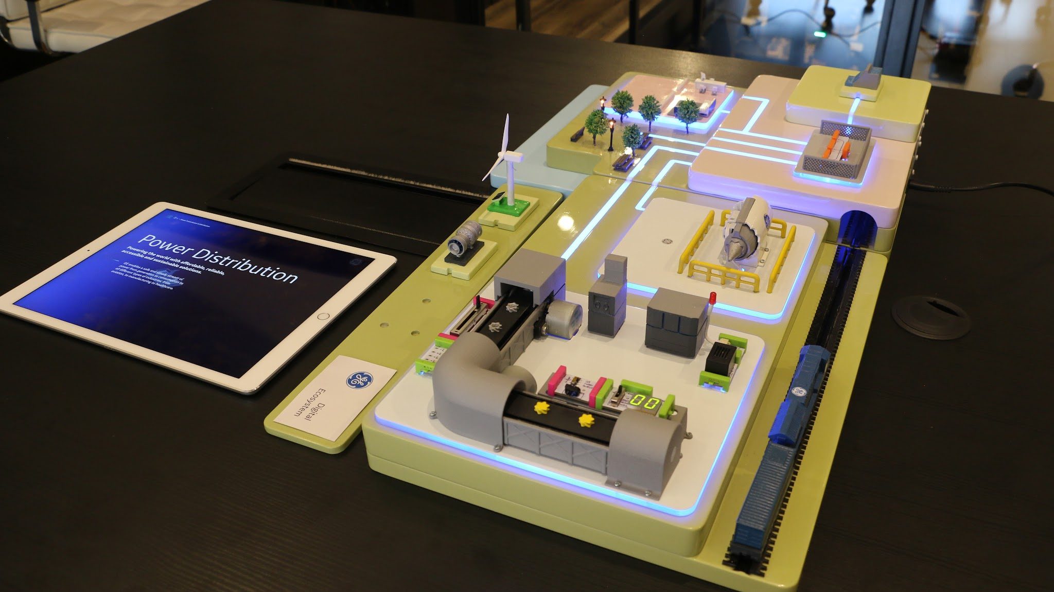 The GE scale model unfolded from its briefcase